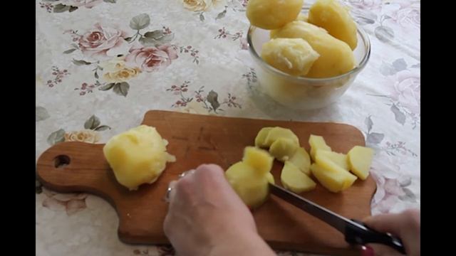 Картошечка по домашнему с помидором. Просто и вкусно