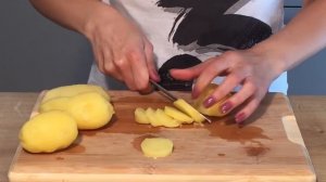 Картофель запечённый в духовке с кабачками и сыром.