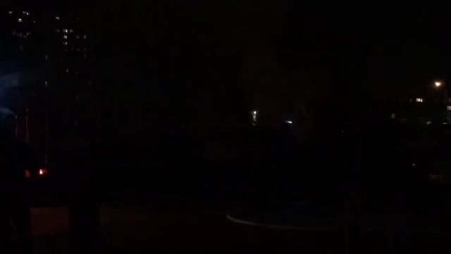 Возгорание машины и работа пожарных смотреть онлайн