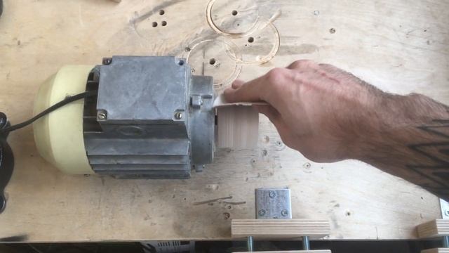 Ведущий ролик для гриндера из обрезков фанеры