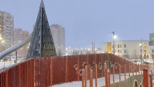 ЖК Бунинские луга и детская площадка Пирамида от компании ПИК в Москве