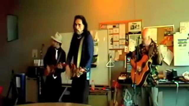 FELIZ NAVIDAD / MELE KALIKIMAKA Ukulele Ray LIVE at Fender® смотреть онлайн