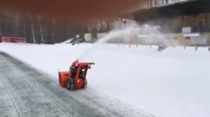 робот снегоуборщик