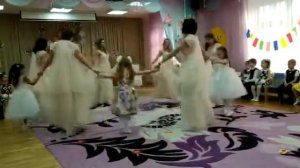 Танец мамы и дочки в детском саду