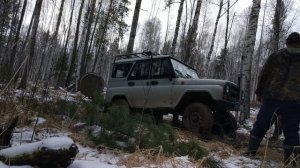 УАЗ ХАНТЕР в стоке и реечный домкрат Hi-Jack (Хай-Джек)