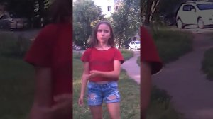 Танец на песню девочка с каре