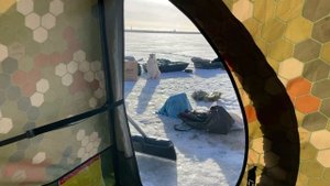 БАНЯ и ночевка в палатке на зимнем озере.