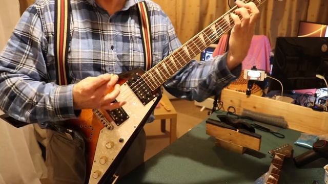 Shine Flying V - pimped up and blastin'. This is a follow on video. I was given this for Assisi. смотреть онлайн