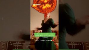 танец под песню группы Марко Поло - Ирландия с эффектом "солнца". взяла со своего Инстаграм аккаунт