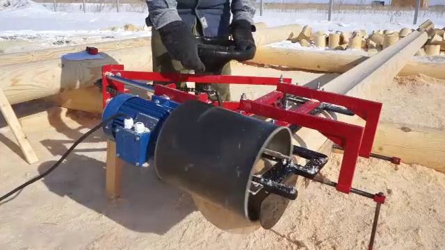 Вырезаем получашку на конце бревна чашкорезом ПЧК-360 с удерживающим устройством 2016 03 11 смотреть онлайн