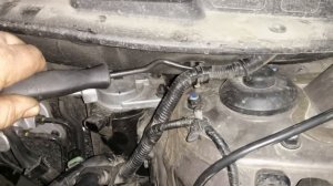 Замена топливного фильтра HYUNDAI. IX 35 CRDI.Replacing the fuel filter HYUNDAI. IX35 CRDI