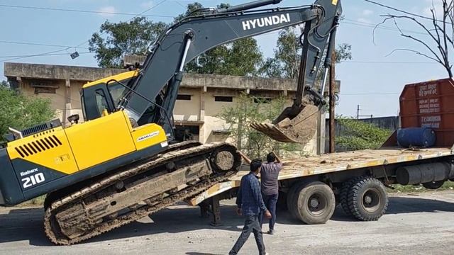 Hyundai 210 unloading trailer | trailer se niche utari Hyundai 210