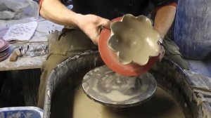 Throwing / Making some Flower shaped altered pottery bowls on the wheel