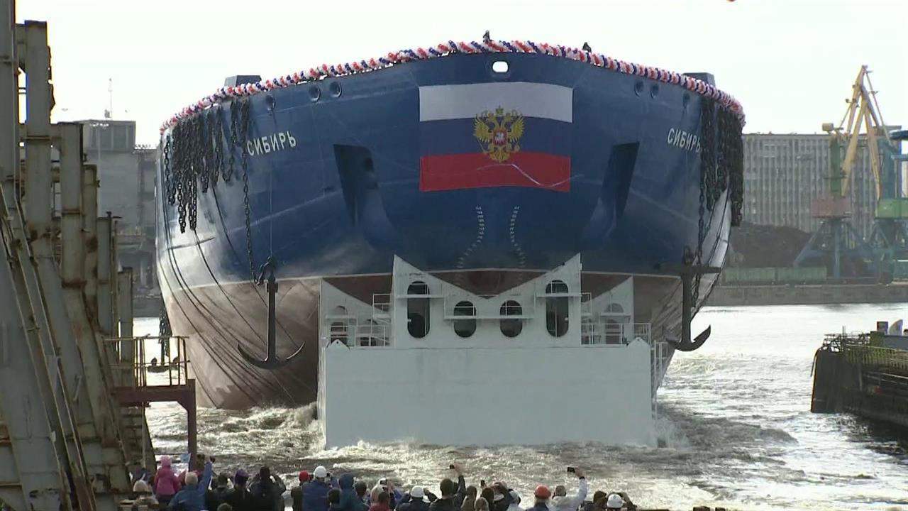 1957 год спущен на воду северного морского. Спуск Сибири. Атомный ледокол Сибирь фото.