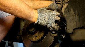 Как устранить щелчки тормозов, когда машина стоит на месте. Замена направляющих. W211 200 cdi 2006.