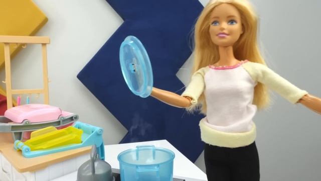 Спа день для куклы Барби. Видео для девочек
