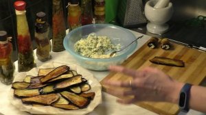 Рулетики из баклажанов с сыром и грецким орехом