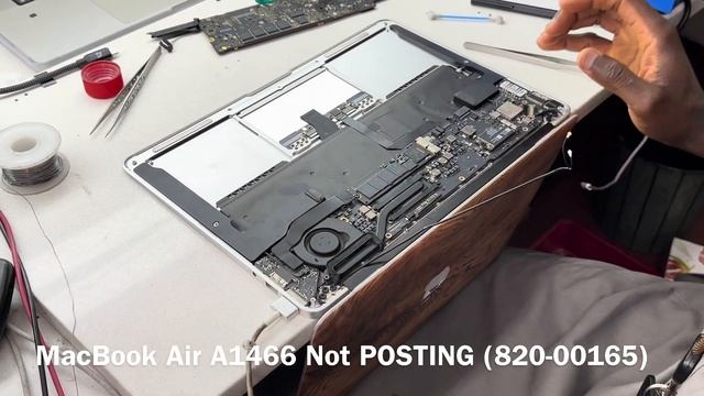 MacBook Air 13 inches A1466 (820-00165) Not POSTING смотреть онлайн