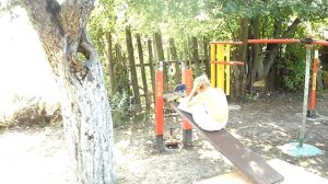 Дима качает пресс