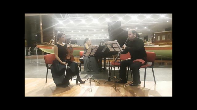 Max Bruch - 8 Pieces for Clarinet, Viola and Piano ( No: 1 - 4 ) смотреть онлайн