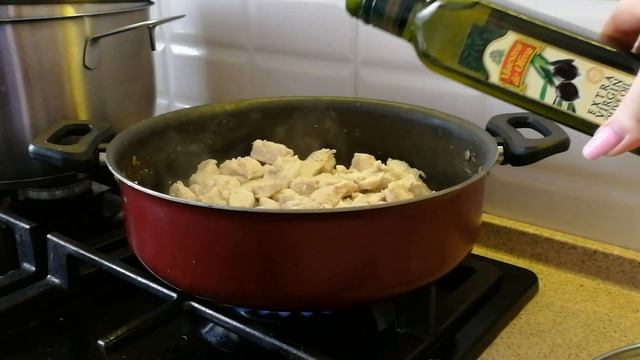 Индейка в томатном соусе с гречневой кашей / Низкокалорийный рецепт / Вкусно и стройно