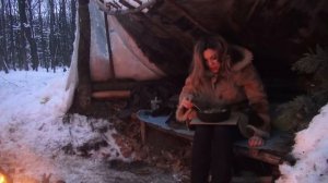 БАНЯ В ЛЕСУ.  ПО ГОРЯЩИМ УГЛЯМ БОСИКОМ!!  ПОХОД В ЛЕС ЗИМОЙ