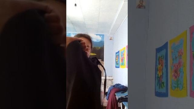 Примерка школьной формы.