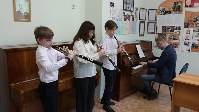 Ж. Б. де Буамортье, Соната, 3 часть largo,  В.Васильев. Танец огней смотреть онлайн