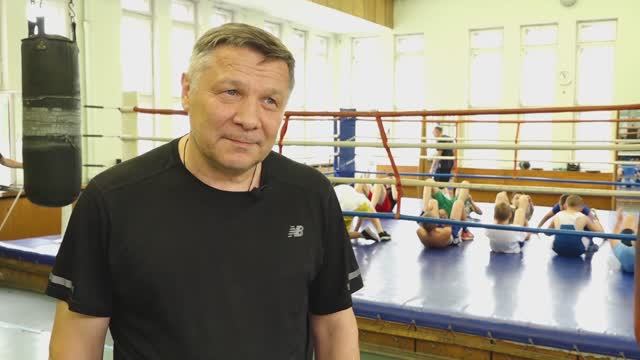 Старший тренер боксерского клуба "Торпедо" Меньшиков Олег Владимирович