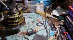 Ремонт редуктора поворота Юник 330. часть 2