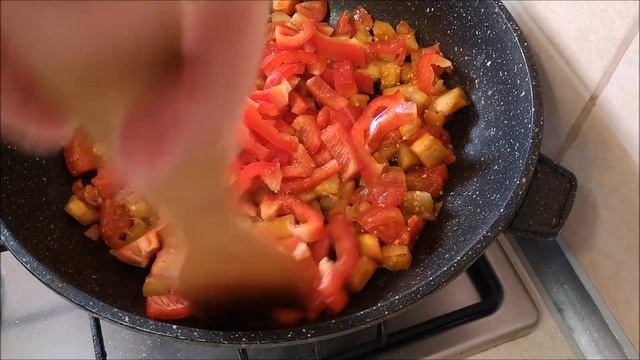Баклажаны на сковороде с ПЕРЦЕМ ПОМИДОРАМИ и ЯЙЦАМИ НЕРЕАЛЬНО ВКУСНО и ПРОСТО