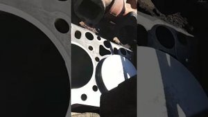 Рено Магнум сажаю гильзу на место.