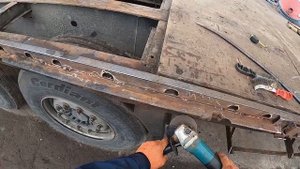 Дальнобой| Грузоперевозки. Быт большегруза. Готовим полуприцеп к покраске. Покраска полуприцепа.
