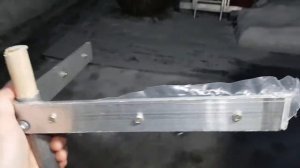 Простой инструмент для чистки крыши от снега.