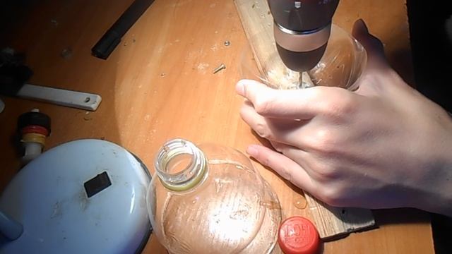 Как сделать подставку под карандаши из пластиковой бутылки. смотреть онлайн