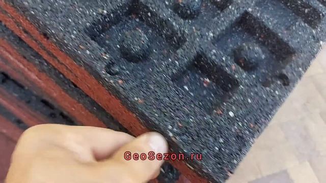 Укладка резиновой плитки в Челябинске на спортивной площадке. смотреть онлайн