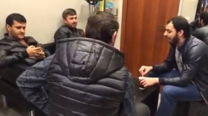 Эльбрус красавец смотрит сквозь тучи..