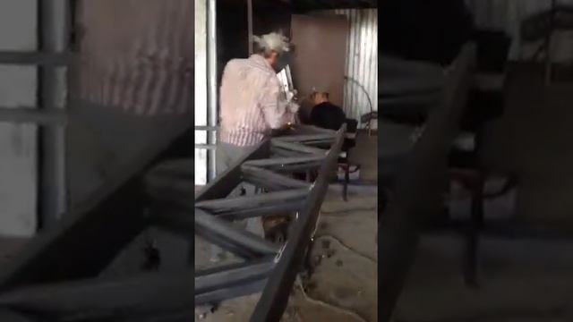Сборка арочной фермы. Компания "Фабрика Навесов"