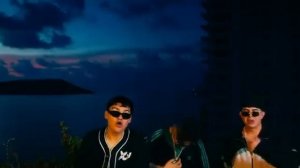 Hong Kong - Oscar Maydon x Víctor Mendivil x Aleman