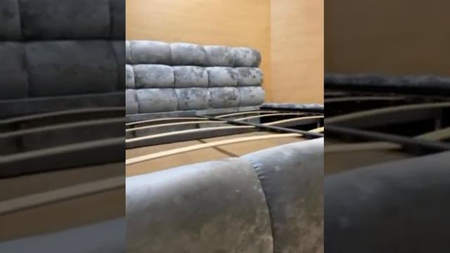 Современная кровать с высоким мягким изголовьем модель L031 #кроватьдвухспальная