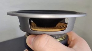 Magnat Monitor 110 Midbass Free Air Bass Test