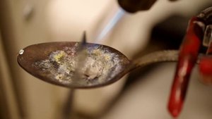 Сплавление цинка с алюминием / Melting zinc with aluminium