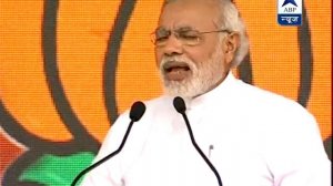 Modi slams Nawaz Sharif for his "dehati aurat" remark on PM