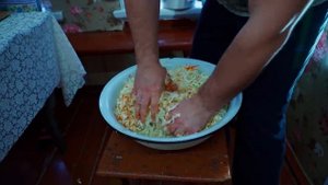 ЖИЗНЬ В УРАЛЬСКОЙ ГЛУБИНКЕ _ ФИЛЬМ О ДЕРЕВНЕ _ БАБУШКИН РЕЦЕПТ КВАШЕНОЙ КАПУСТЫ