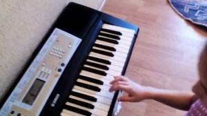 Игра на пианино #1 песня: ,, Курочка"