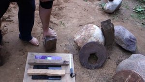 ВЗЯТИЕ В СТОЙКУ ЩИПКОВЫМ ХВАТОМ И ЖИМ ДВУХ ПРЯМОУГОЛЬНЫХ ГИРЬ 2Х25 КГ