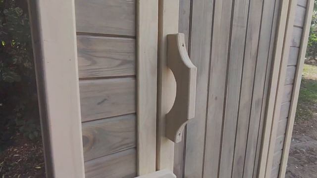 Дачный деревянный туалет "Хата"