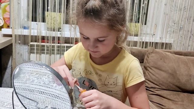 Секреты макияжа / 100 слоев блеска / Собираемся на Бал / смотреть онлайн