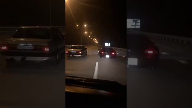 Audi 100 c3 4,2L vs Corvette 5,7L roll race