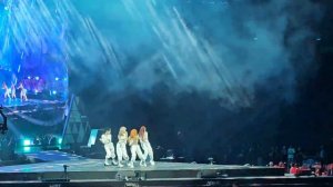 ITZY - CAKE Full Performance (fancam) at the AAA 2023 (ft. STRAY KIDS reaction)